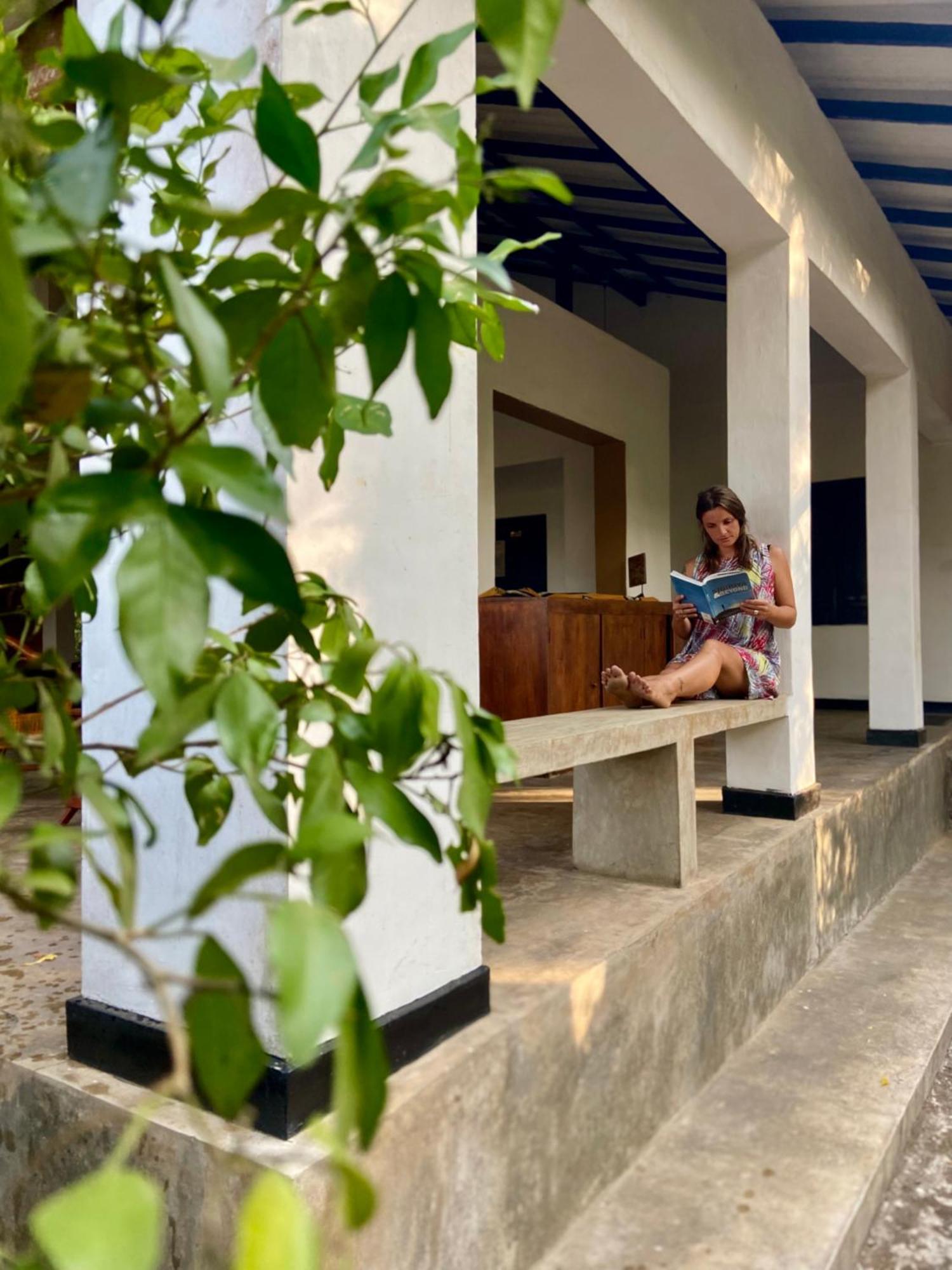 Waters Edge, Anuradhapura Exterior foto